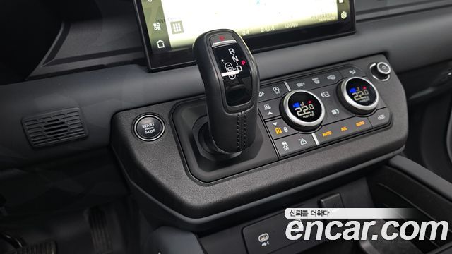 Land Rover Defender (L663) 130 P400 X-Dynamic HSE 2023 — фото 9