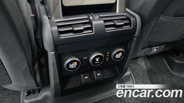 Land Rover Defender (L663) 130 P400 X-Dynamic HSE 2023 — фото 19