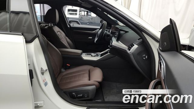 BMW 4 Series (G22) 420i M Sports GranCoupe 2024 — фото 15