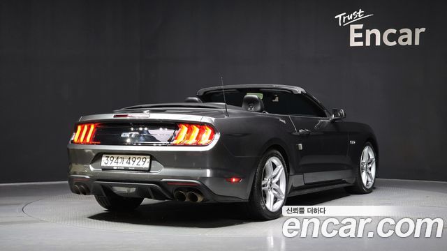 Ford Mustang GT Convertible 2020 — фото 2