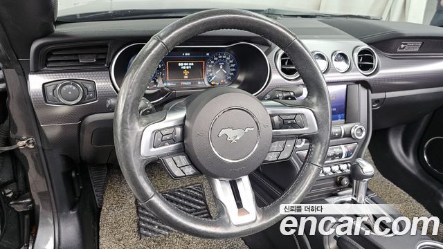 Ford Mustang GT Convertible 2020 — фото 13