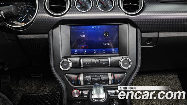 Ford Mustang GT Convertible 2020 — фото 14