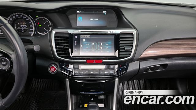 Honda Accord 2.4 9th 2016 — фото 14