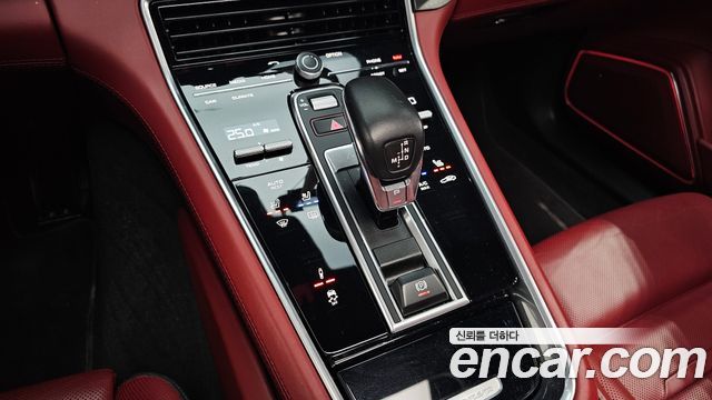 Porsche Panamera (971) 4.0 GTS 2019 — фото 9