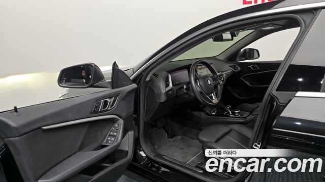 BMW 2 Series Gran Coupe (F44) 220i Sport 2024 — фото 10