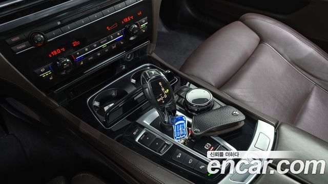 BMW 7 Series (F01) 750Ld xDrive Individual 2015 — фото 9