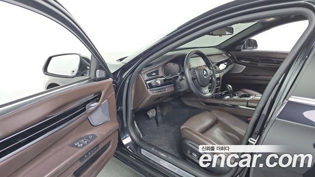 BMW 7 Series (F01) 750Ld xDrive Individual 2015 — фото 10