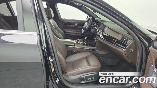 BMW 7 Series (F01) 750Ld xDrive Individual 2015 — фото 11