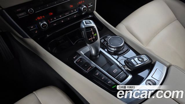 BMW 5 Series GT (F07) GT 30d xDrive 2016 — фото 9