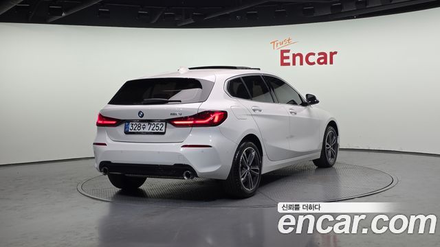 BMW 1 Series (F40) 120i Sports 2024 — фото 2