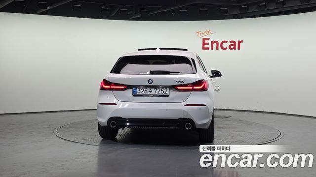 BMW 1 Series (F40) 120i Sports 2024 — фото 4