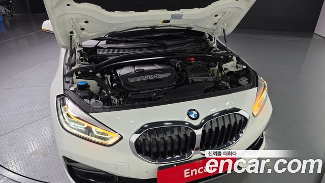 BMW 1 Series (F40) 120i Sports 2024 — фото 6