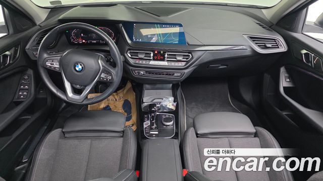 BMW 1 Series (F40) 120i Sports 2024 — фото 7