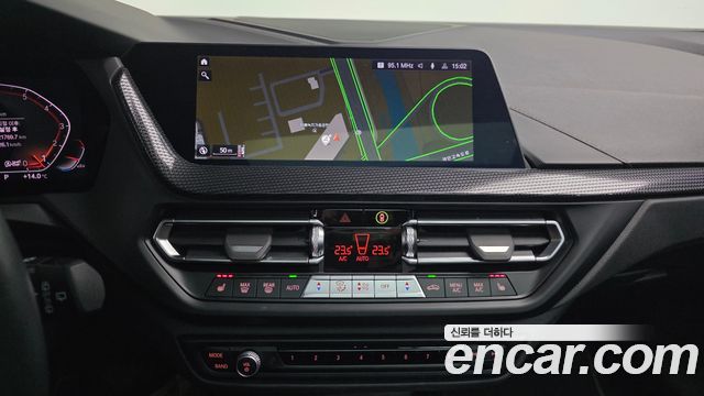 BMW 1 Series (F40) 120i Sports 2024 — фото 14