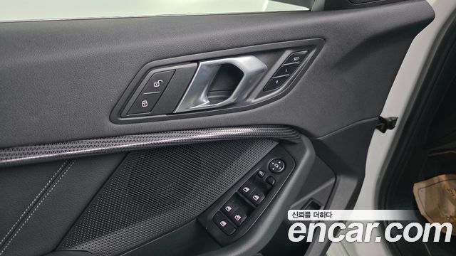 BMW 1 Series (F40) 120i Sports 2024 — фото 17