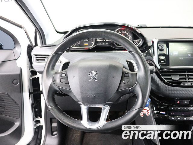 Peugeot 2008 1.6 BlueHDi Feline 2015 — фото 6