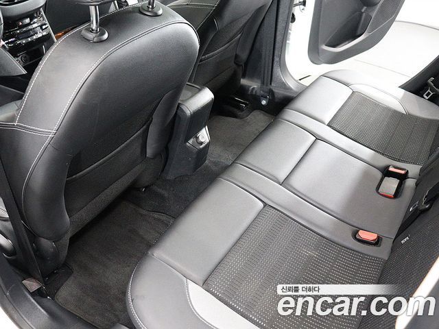 Peugeot 2008 1.6 BlueHDi Feline 2015 — фото 10