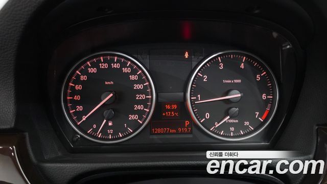 BMW 3 Series (E90) 320i Sedan CP 2011 — фото 8