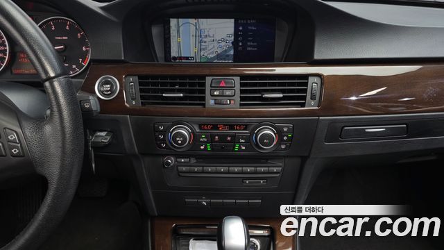 BMW 3 Series (E90) 320i Sedan CP 2011 — фото 15