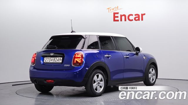 MINI Cooper 5Door Standard 3rd 2019 — фото 2