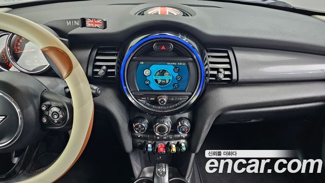 MINI Cooper 5Door Standard 3rd 2019 — фото 14