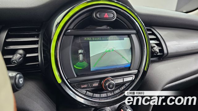 MINI Cooper 5Door Standard 3rd 2019 — фото 15