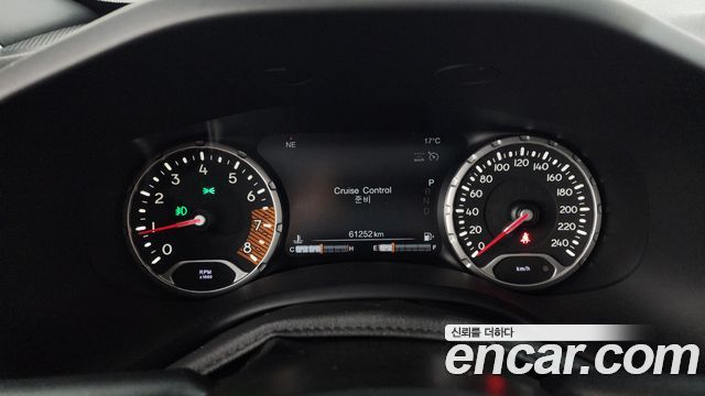 Jeep Renegade 2.4 Limited 2019 — фото 8