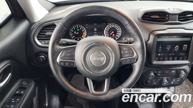 Jeep Renegade 2.4 Limited 2019 — фото 13