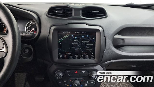 Jeep Renegade 2.4 Limited 2019 — фото 15