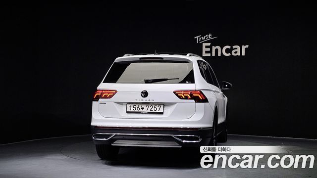 Volkswagen Tiguan Allspace 2.0 TSI Prestige 2023 — фото 4