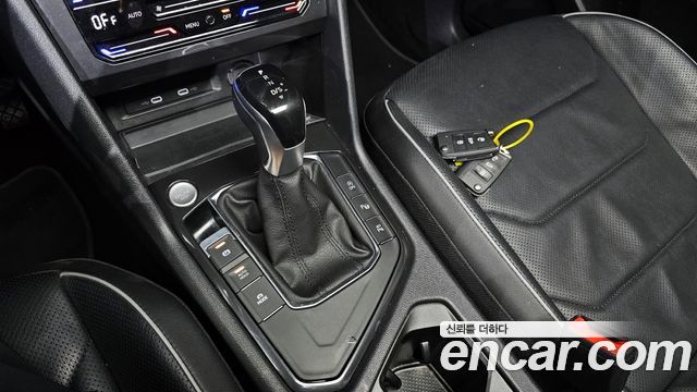 Volkswagen Tiguan Allspace 2.0 TSI Prestige 2023 — фото 9
