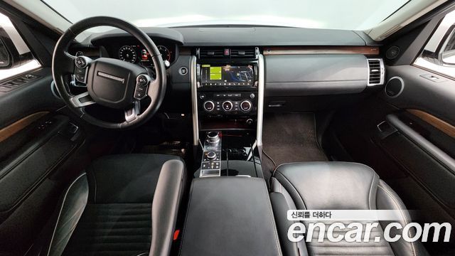Land Rover Discovery 5 3.0 TD6 HSE Luxury 2018 — фото 7