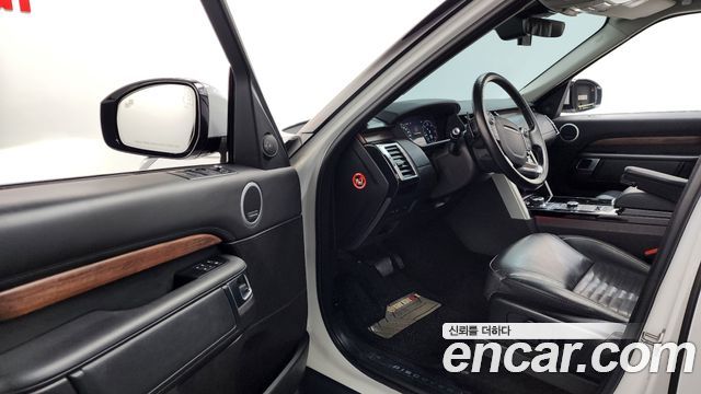Land Rover Discovery 5 3.0 TD6 HSE Luxury 2018 — фото 10