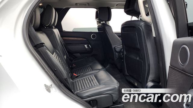 Land Rover Discovery 5 3.0 TD6 HSE Luxury 2018 — фото 12