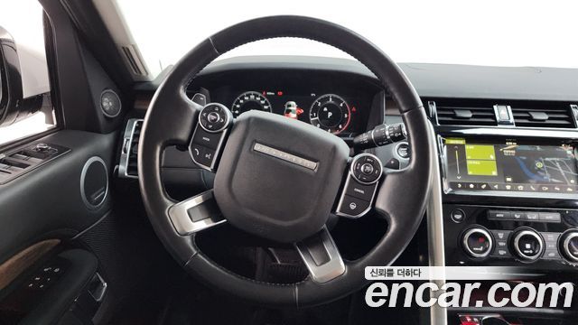 Land Rover Discovery 5 3.0 TD6 HSE Luxury 2018 — фото 13