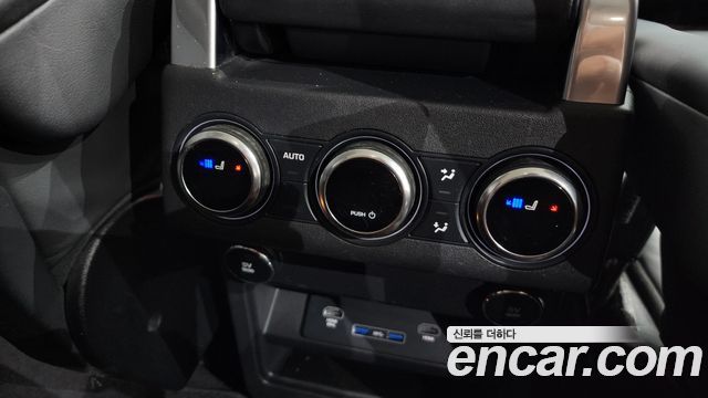 Land Rover Discovery 5 3.0 TD6 HSE Luxury 2018 — фото 19