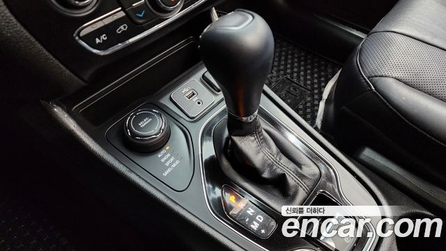 Jeep Cherokee (KL) 2.4 Limited AWD 2021 — фото 9