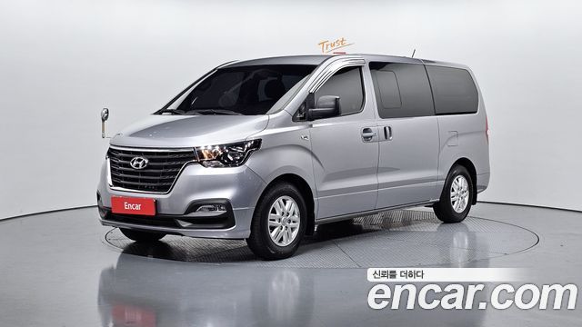 Hyundai Grand Starex Van 5-Seater Modern