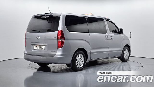 Hyundai Grand Starex Van 5-Seater Modern 2021 — фото 2