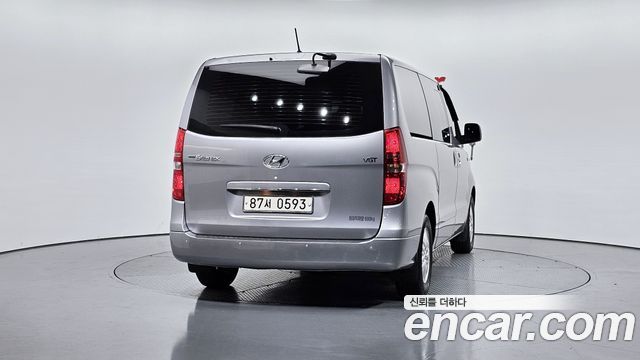 Hyundai Grand Starex Van 5-Seater Modern 2021 — фото 4