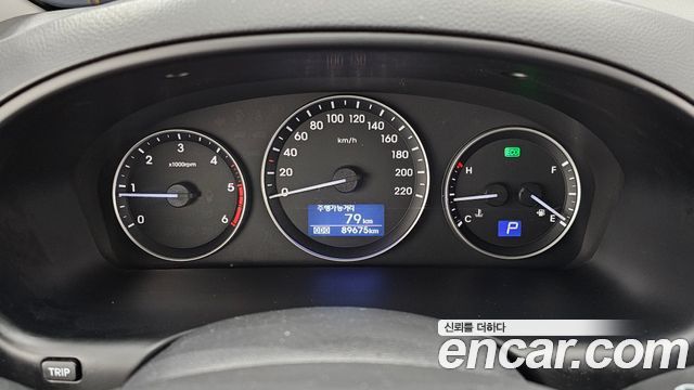 Hyundai Grand Starex Van 5-Seater Modern 2021 — фото 8