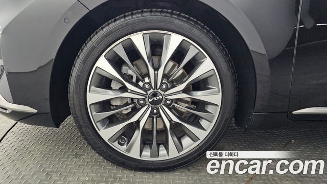 Kia K8 2.5 Gasoline 2WD Noblesse 2022 — фото 5