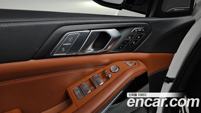 BMW X7 (G07) M50i 6STR 2022 — фото 18