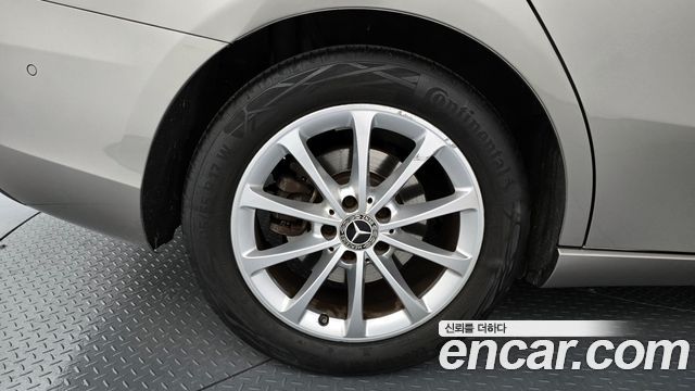 Mercedes-Benz A-Class (W177) A220 Sedan 2020 — фото 5