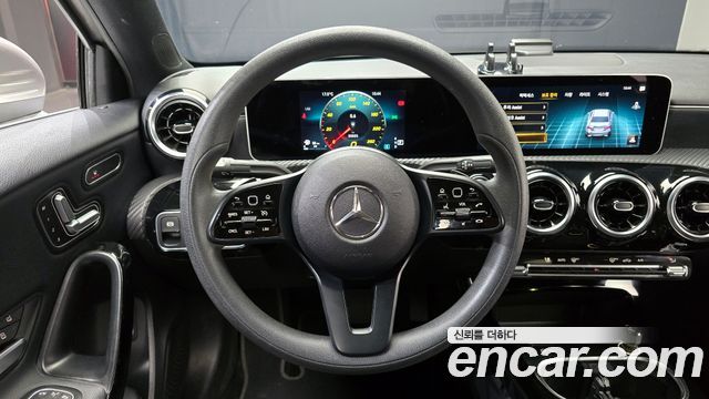 Mercedes-Benz A-Class (W177) A220 Sedan 2020 — фото 13