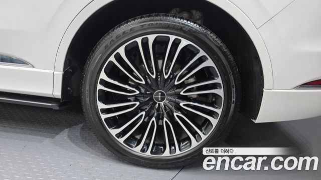 Lincoln Aviator (II) 3.0 Black Label AWD 2025 — фото 5