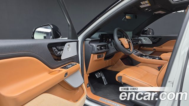 Lincoln Aviator (II) 3.0 Black Label AWD 2025 — фото 17