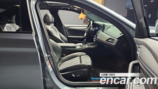 BMW 5 Series (G30) 530i M Sport Package 2017 — фото 10