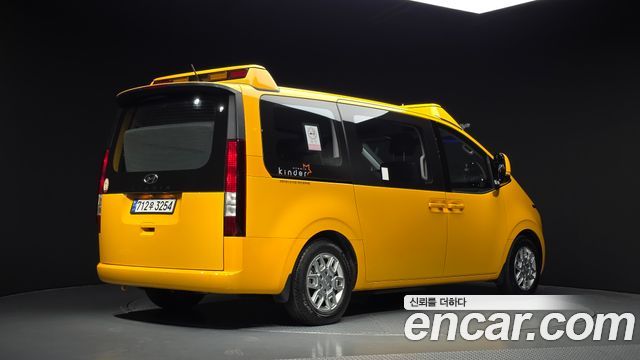 Hyundai Staria L3.5  Kinder Safety Car 15-Seater 2024 — фото 2