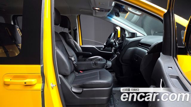 Hyundai Staria L3.5  Kinder Safety Car 15-Seater 2024 — фото 10